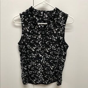 Simply Vera Wang Black and White Sleeveless Tank Top Blouse button V neck Sz Sm